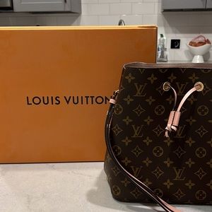 Louis vuitton neone m pink.
